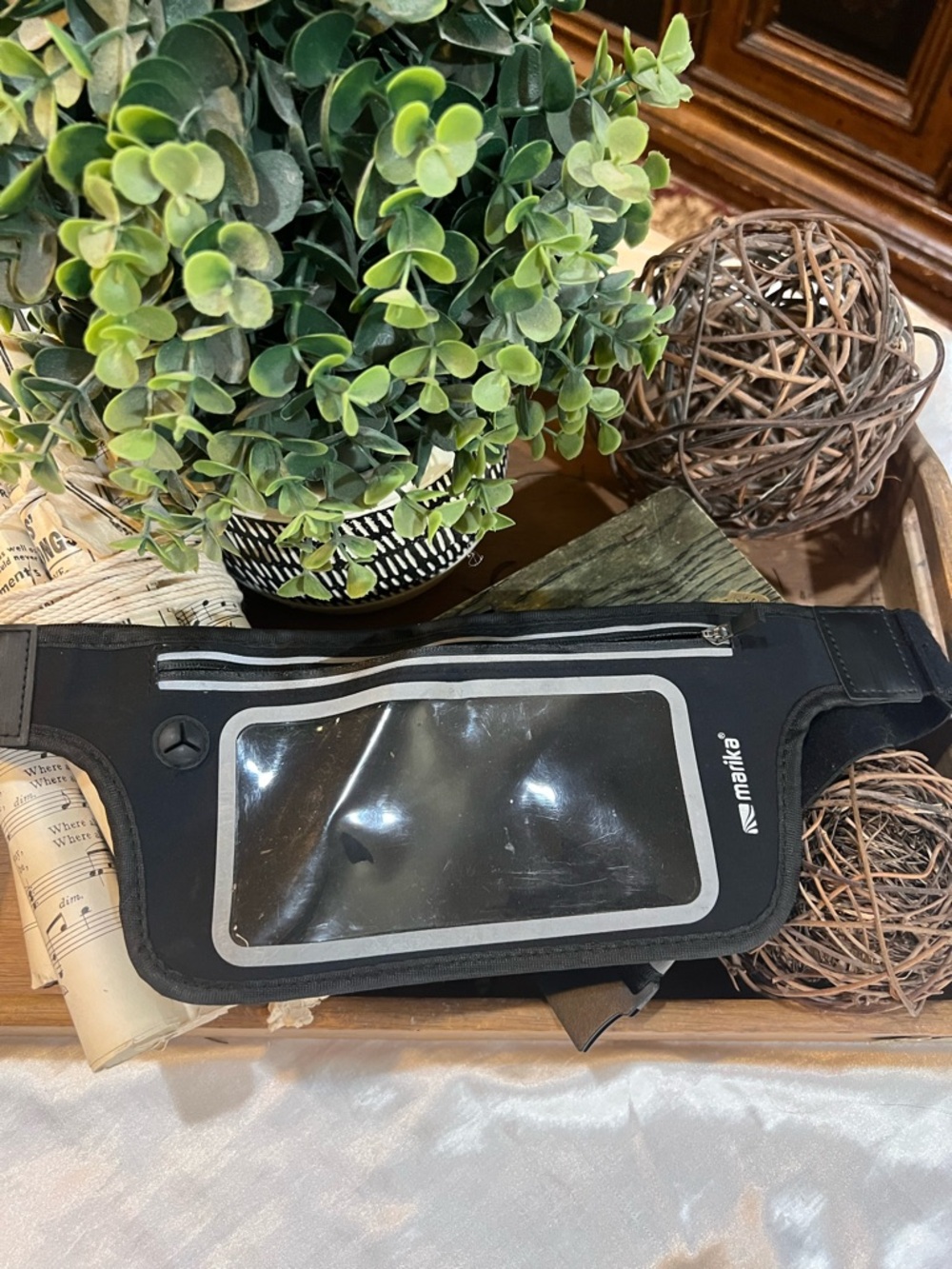 Marika Black Clear-Window Running Belt